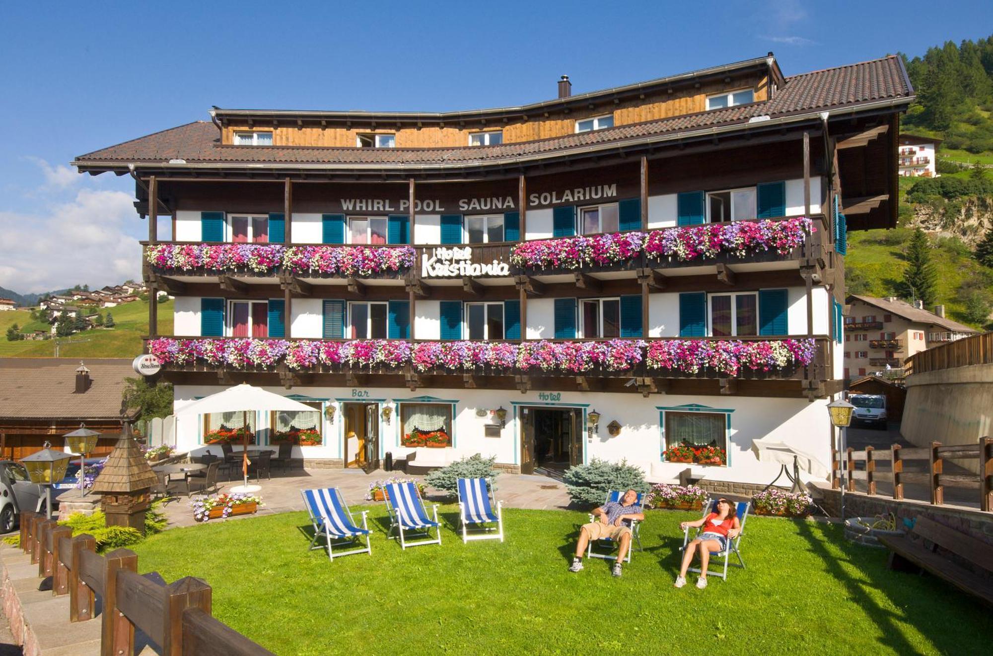 Kristiania Small Dolomites Hotel سيلفا دي فال جاردينا المظهر الخارجي الصورة